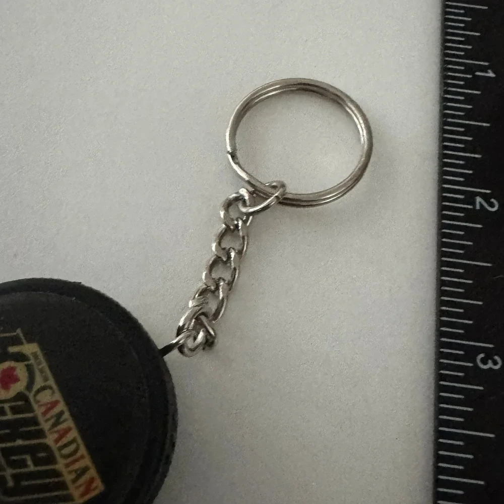 Molson Canadian Hockey Puck Keychain‎ 